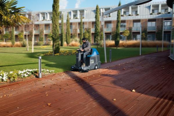 FIMAP FSR Aufsitz Kehrmaschine mit Batterieantrieb